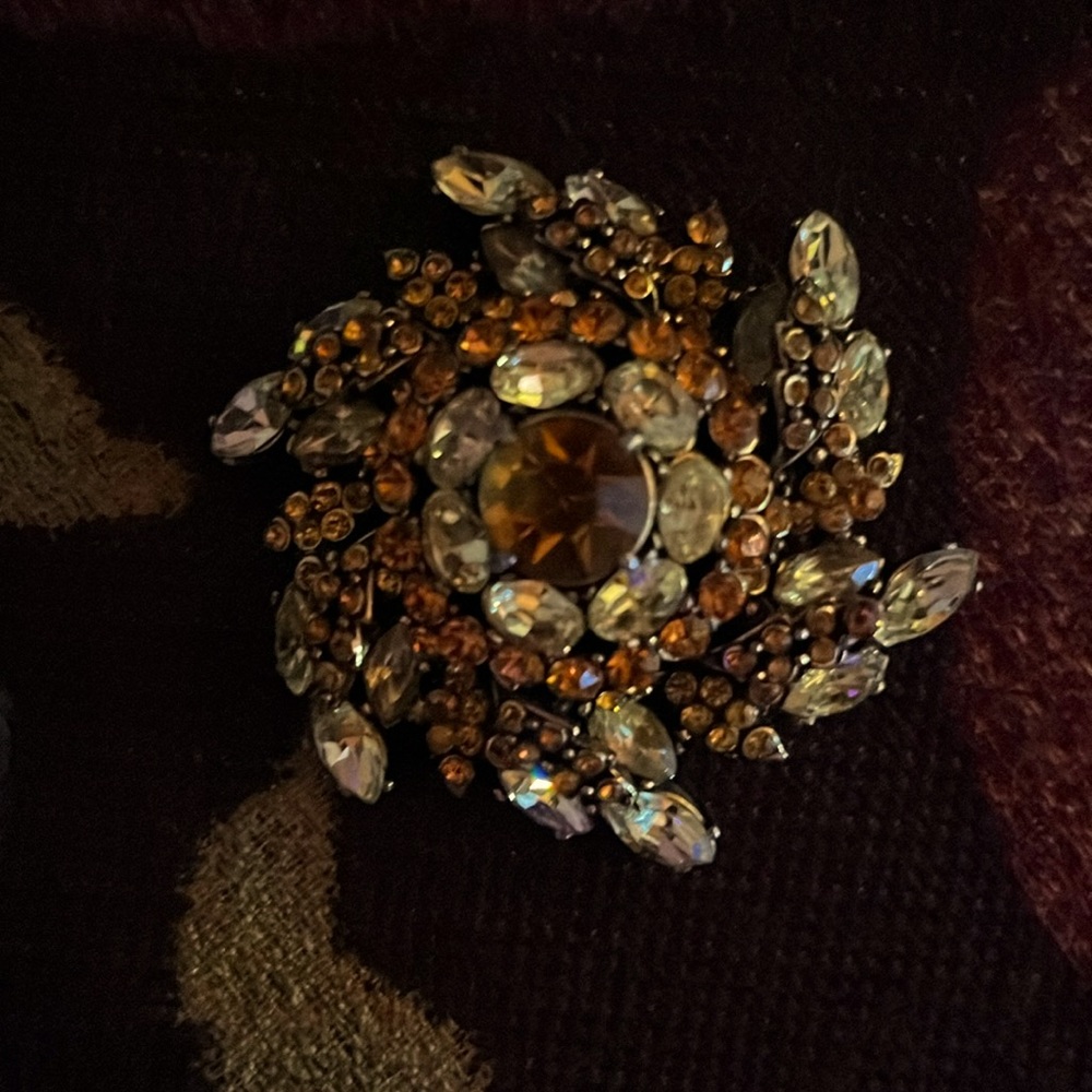 Hollycraft 1952 RARE vintage signed brooch gold